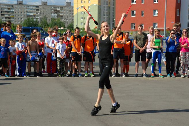 Елизавета Солонченко дала старт Дню физкультурника в Автозаводском районе (ФОТО) - фото 13