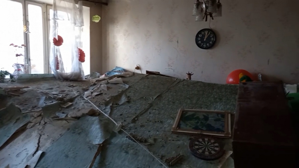 Жители двух подъездов заволжской пятиэтажки не могут вернуться в квартиры после взрыва