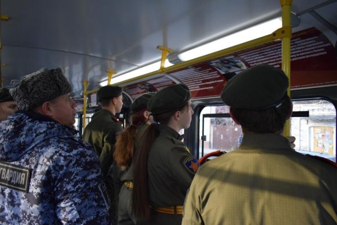 Трамвайный вагон в честь 70-летия вневедомственной охраны вышел на маршрут в Нижнем Новгороде - фото 2