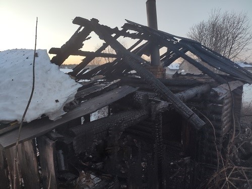 Один человек погиб из-за пожара в бане в Тоншаевском районе - фото 1