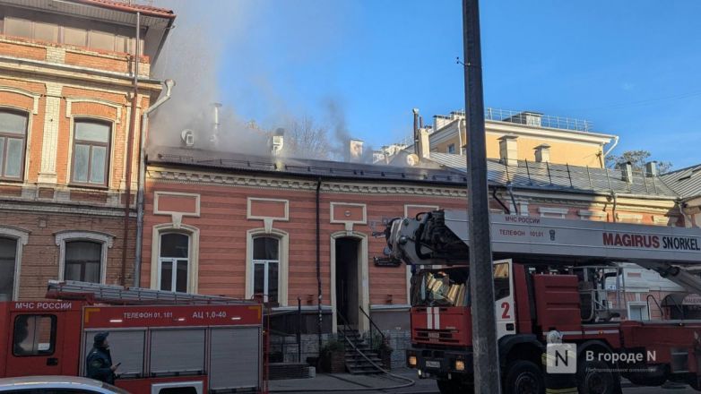 Бар загорелся на улице Минина в Нижнем Новгороде - фото 2