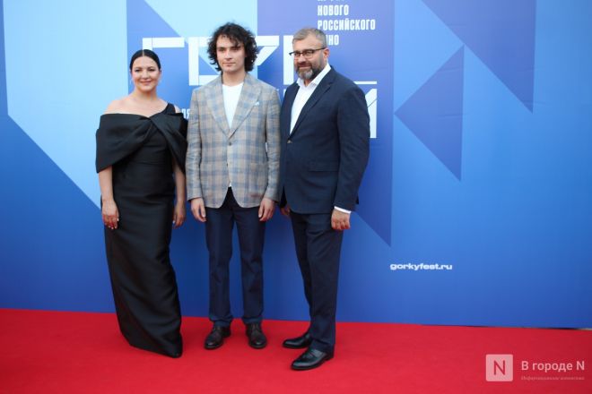 Знаменитости здесь: фоторепортаж с открытия &laquo;Горький fest&raquo; в Нижнем Новгороде - фото 51