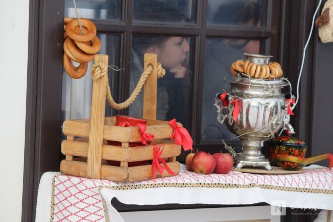 С блинами и в сугробах: как прошла Масленица в Нижнем Новгороде — фоторепортаж - фото 43