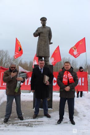 Потомок Сталина почтил память своего прадеда на Бору - фото 35