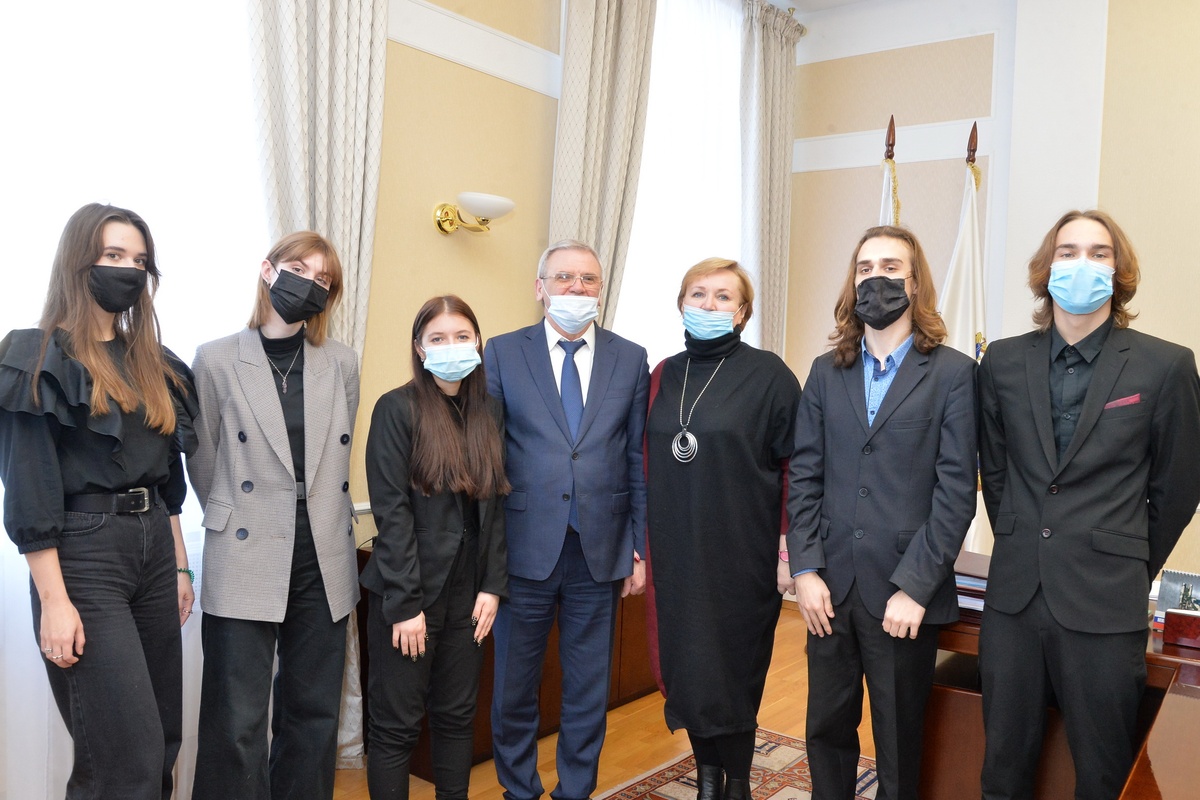 Евгений Люлин: «Важно не только учить молодежь, но и самим у них учиться — понимать их ценности, уважать их мировоззрение» - фото 1