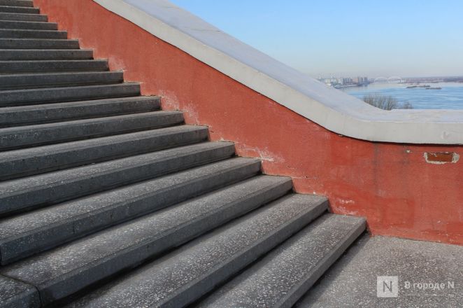 Трещит по швам: как выглядит центр Нижнего Новгорода после аномальной зимы — фоторепортаж - фото 54
