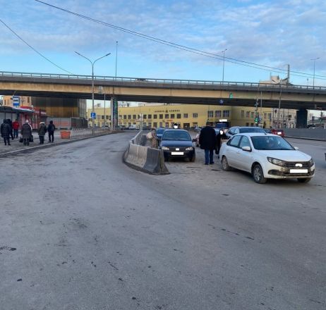 Попавшая под автобус женщина умерла в больнице в Нижнем Новгороде - фото 1