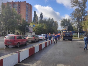 Демонтаж асфальта начинается на улице Циолковского