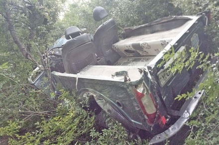 Внедорожник с нижегородскими туристами рухнул в ущелье в Геленджике (ФОТО)