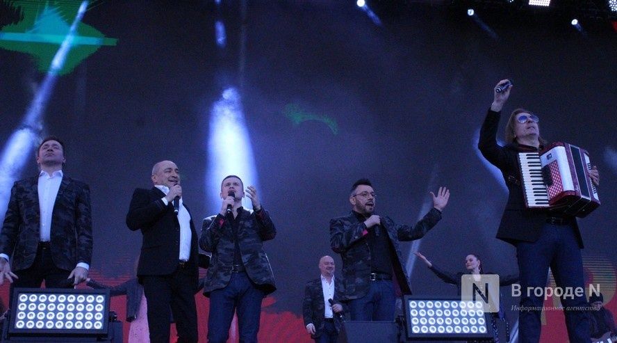 «Хор Турецкого» и шоу Авербуха завершили празднование Дня Победы в Нижнем Новгороде