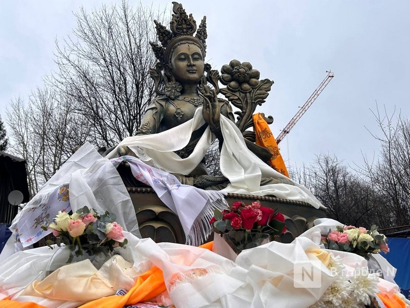 Трехметровую буддийскую статую открыли в Нижнем Новгороде - фото 1