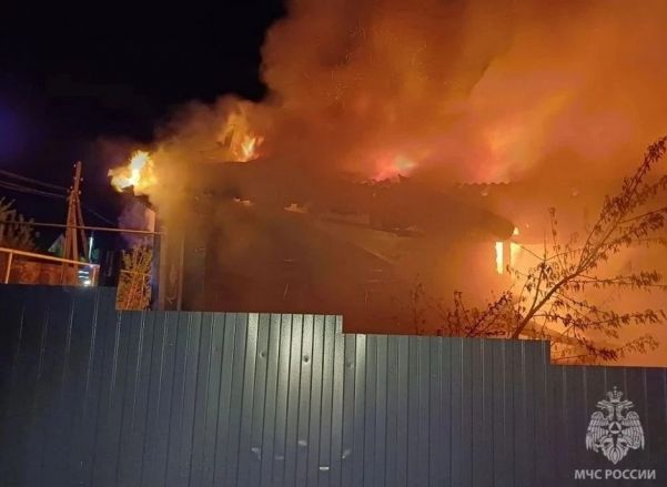 Мужчина погиб на страшном пожаре в Нижнем Новгороде - фото 2