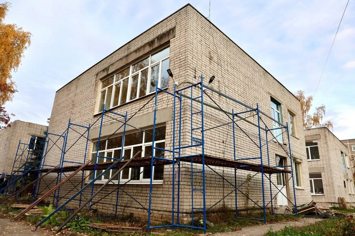 Никитин жестко высказался о срыве сроков капремонта детсада в Ваче - фото 1