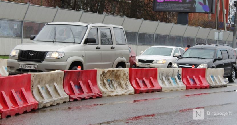Огромные пробки возникли на перекрестке Ванеева &mdash; Сусловой в Нижнем Новгороде - фото 13