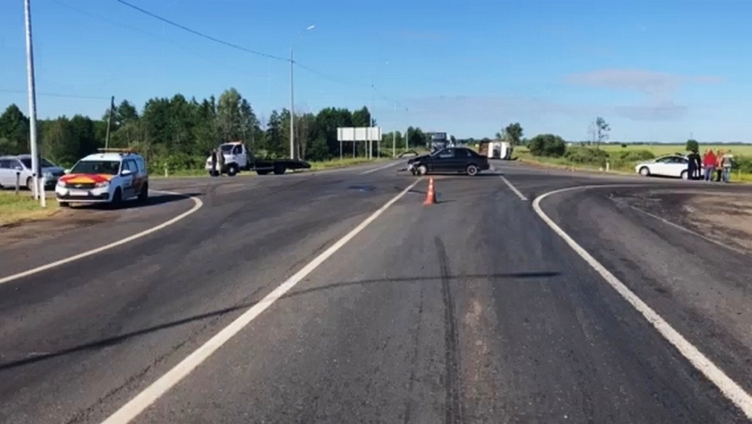 Водитель и пассажир пострадали в столкновении иномарки и «ГАЗели» в Лысковском районе