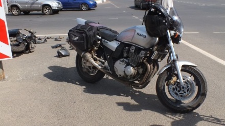 Пьяный мотоциклист без прав влетел в легковушку в Арзамасе