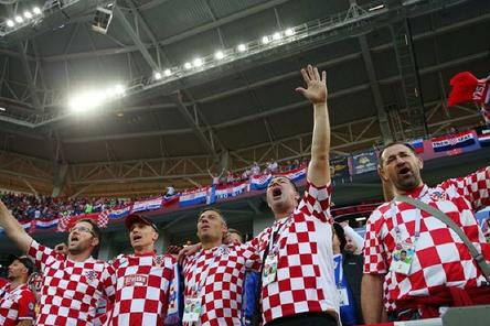Хорватия получила предупреждение от FIFA за националистический баннер