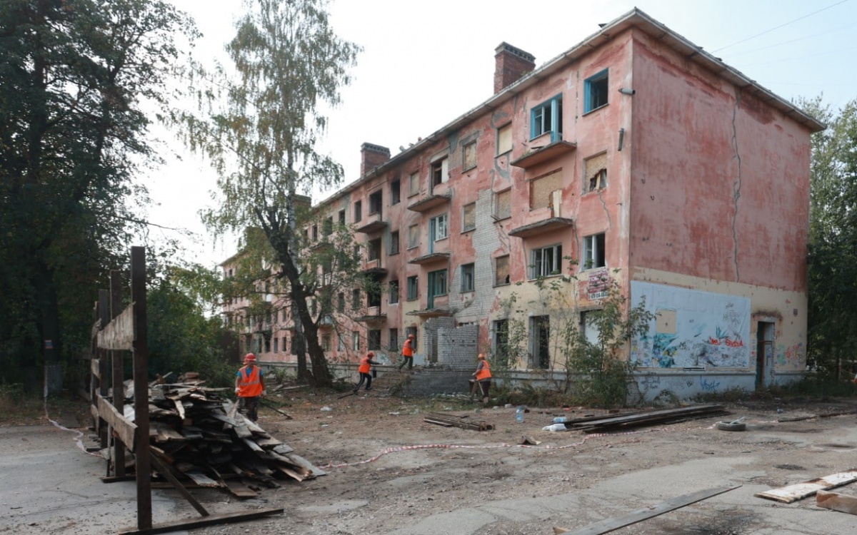 Снос аварийного дома на улице Грибоедова начался в Дзержинске   - фото 1