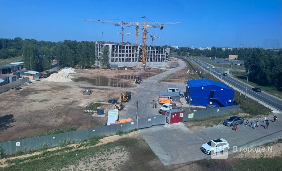 Опубликованы новые фото со стройплощадки скандальной школы на Бору - фото 2