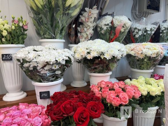 Мужчины, готовьтесь. Рассказываем, сколько стоят цветы к 8 марта в Нижнем Новгороде - фото 19