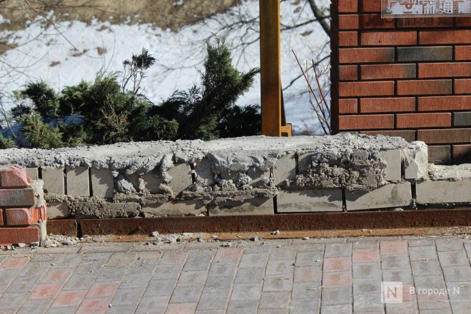 Ржавые урны и разбитая плитка: как пережили зиму знаковые места Нижнего Новгорода - фото 65