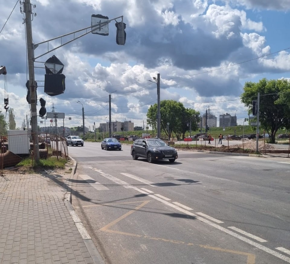 Движение на перекрестке улиц Акимова и Пролетарской открыто на сутки раньше