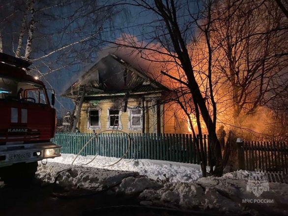 Два человека погибли на пожаре в Шахунье - фото 1