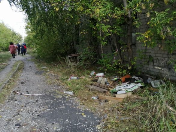 Незаконные свалки убрали с территории школы в Сормове - фото 3