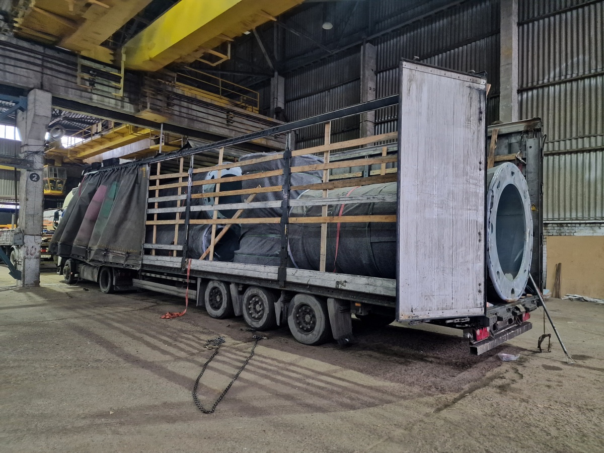 Первые опоры канатной дороги через Оку прибыли в Нижний Новгород - фото 1