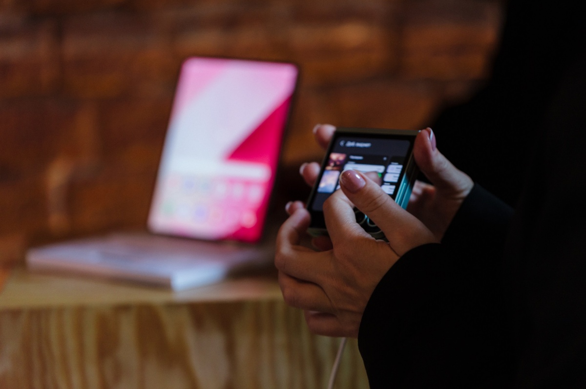 Билайн назвал ТОП-5 самых популярных складных смартфонов 2025 года - фото 1