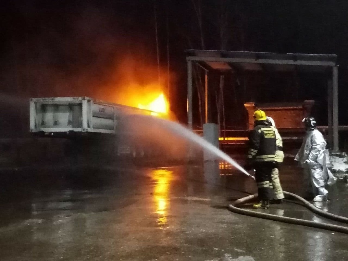 Пожар произошел в промзоне Дзержинска из-за утечки горючей жидкости - фото 1