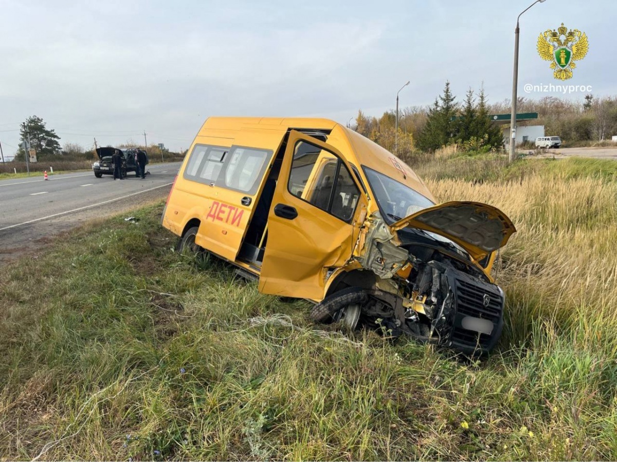 В попавшем в ДТП автобусе в Нижегородской области ехали дети из секции борьбы - фото 1