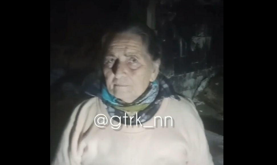 84-летняя нижегородка больше месяца живет в сгоревшей квартире - фото 1