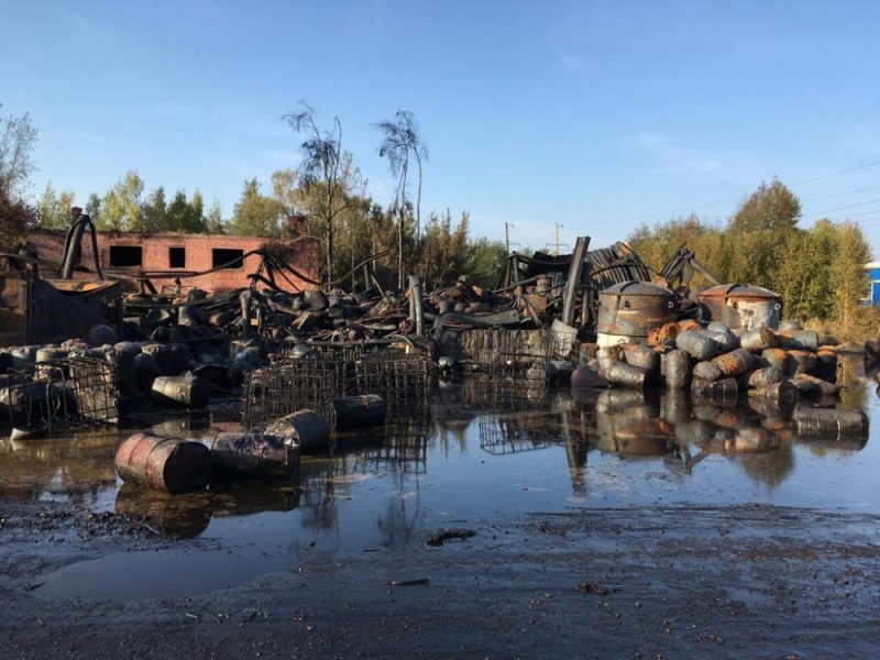 Региональное управление МЧС показало, как выглядит Кудьминская промзона после 8-часового пожара - фото 1