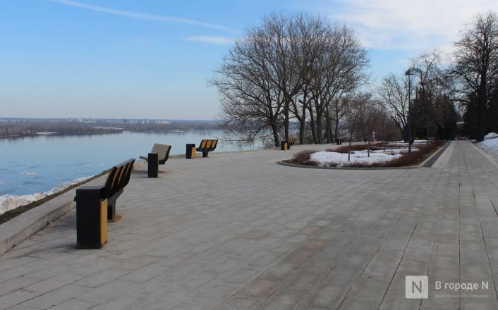 Трещит по швам: как выглядит центр Нижнего Новгорода после аномальной зимы — фоторепортаж - фото 79