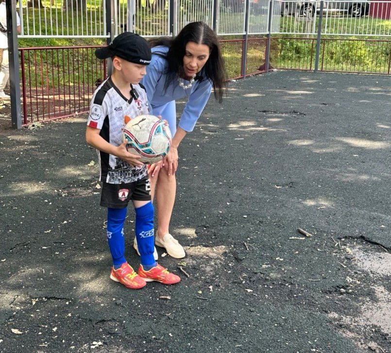 Гриневич возмутилась разрушающейся баскетбольной площадкой в Нижнем Новгороде - фото 1