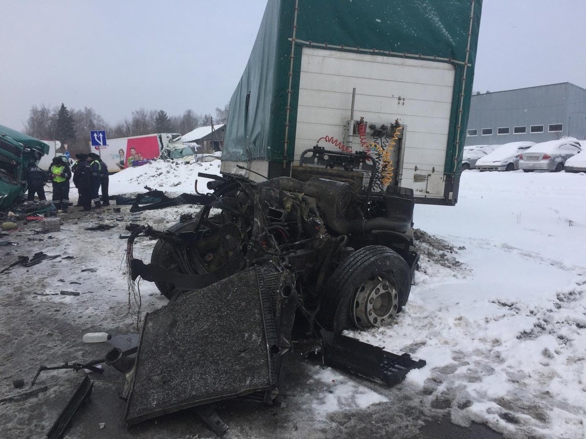 Водитель погиб под фурой в Нижегородской области
