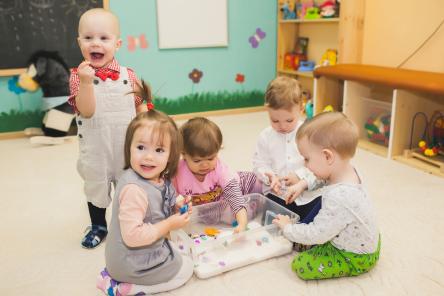 Вместо яслей в России появятся тысячи новых нянь