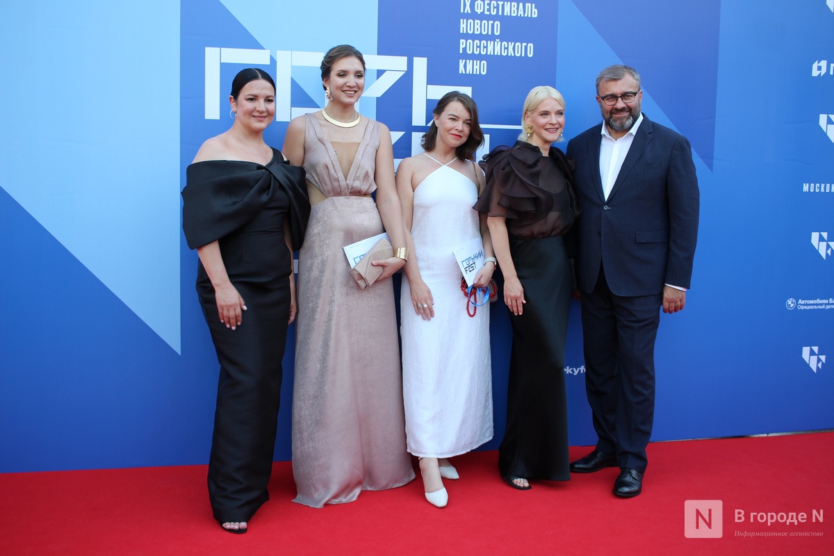Знаменитости здесь: фоторепортаж с открытия &laquo;Горький fest&raquo; в Нижнем Новгороде - фото 2
