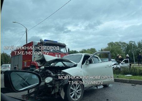 Соцсети: смертельное ДТП случилось на Юбилейном бульваре в Нижнем Новгороде - фото 1