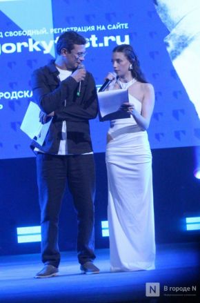 Знаменитости здесь: фоторепортаж с открытия &laquo;Горький fest&raquo; в Нижнем Новгороде - фото 65