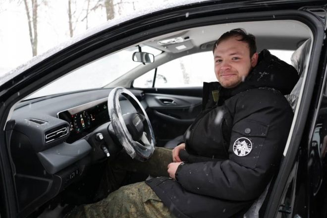 Троим нижегородским ветеранам СВО передали автомобили с ручным управлением - фото 3