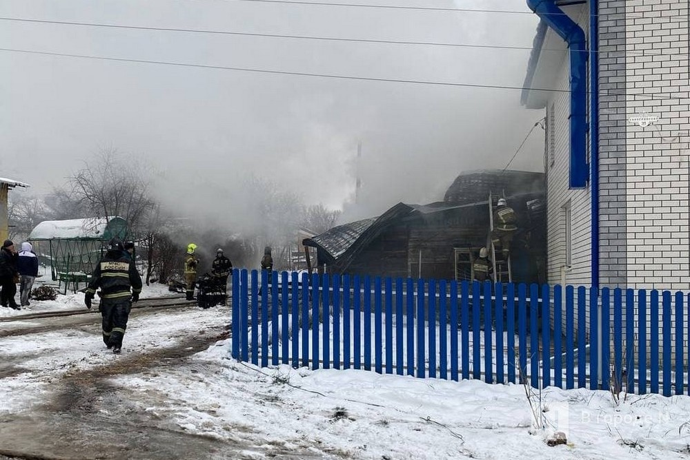 Пожар произошел в жилом доме в Приокском районе - фото 1