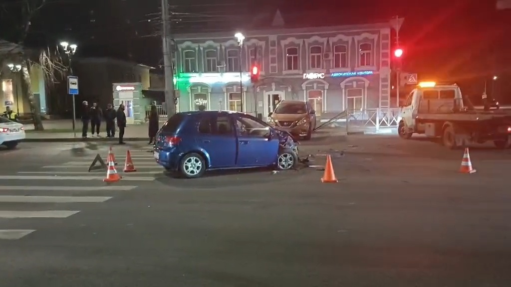 16-летний водитель иномарки пострадал в ДТП в Нижнем Новгороде - фото 1