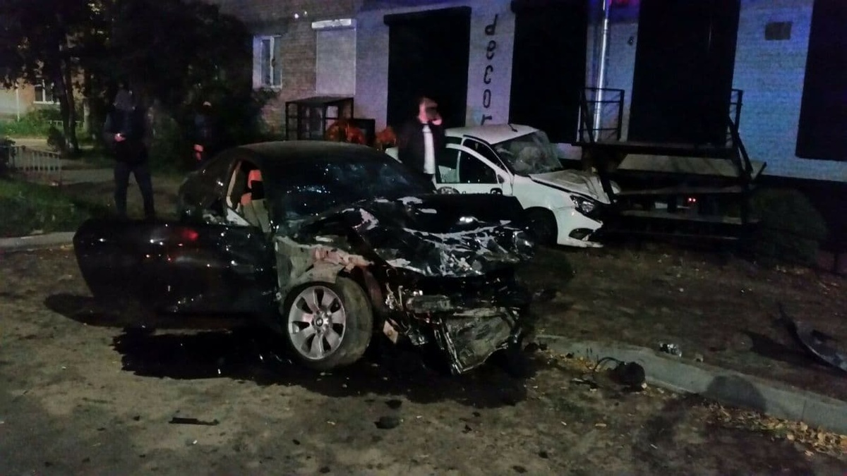 Водитель «Лады» погиб в Дзержинске после столкновения с иномаркой