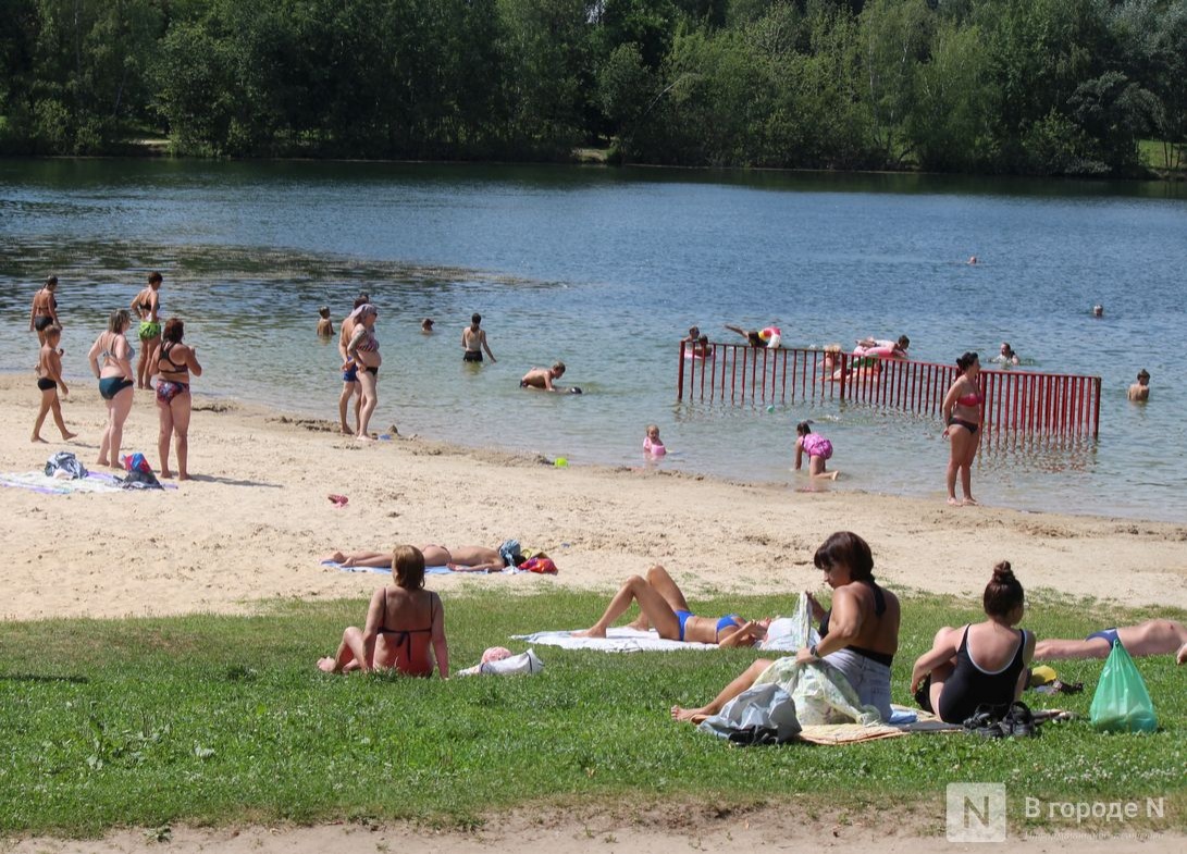 Выживание в жару: фоторепортаж с пляжей Нижнего Новгорода - фото 1