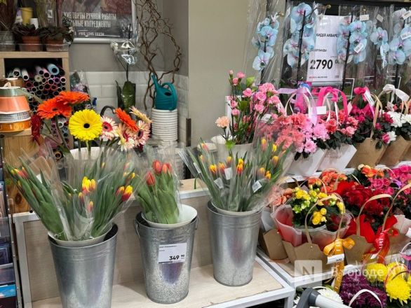 Мужчины, готовьтесь. Рассказываем, сколько стоят цветы к 8 марта в Нижнем Новгороде - фото 82