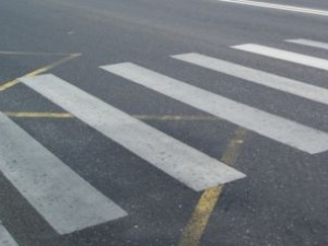 В Автозаводском районе автомобиль сбил пенсионерку на пешеходном переходе