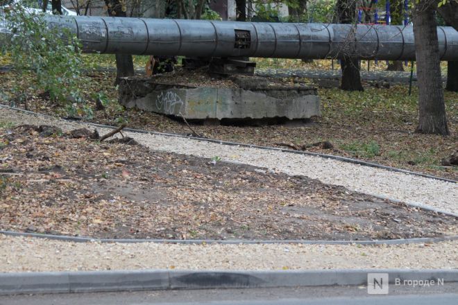 Тропинки сделали прямо под теплотрассой на Усилова в Нижнем Новгороде - фото 5