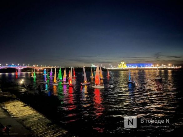 Парусно-световое шоу проходит в Нижнем Новгороде в День города - фото 3
